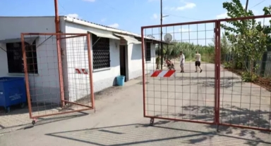 Gözü döndü mezarlıkta ateş açtı