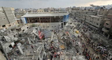 İsrail yine okul bombaladı