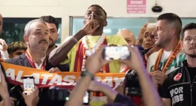 İstanbul'a gelen Osimhen'e coşkulu karşılama