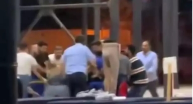 Kapalı Semt Pazarında Silahlı Kavga