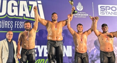 Kemer Belediye Pehlivanı Kemal Berke Kaya’dan Önemli Zafer!