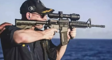 Komutanı görevden alan fotoğraf 