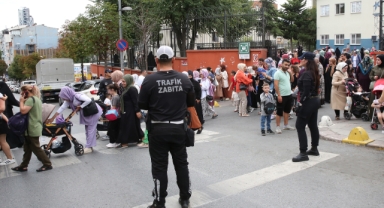 Küçükçekmece Zabıtasından Okul Önlerinde Sıkı Denetim