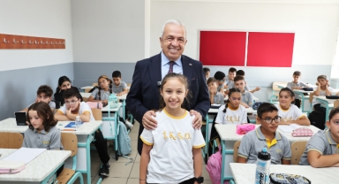 Nilüfer Belediye Başkanı Şadi Özdemir'den Öğrencilere Yeni Eğitim Yılı Desteği