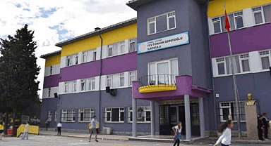 Okul Müdüründen Görülmemiş Yolsuzluk