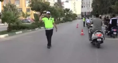  Okul Önlerinde Sıkı Polis Denetimi 