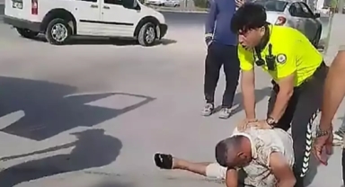 Sürücü Minibüsü Ateşe Verdi