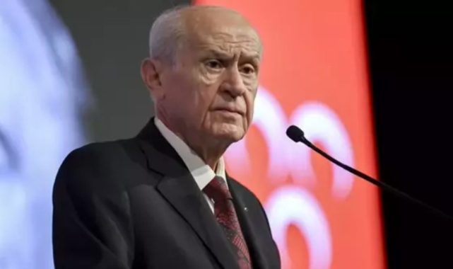 8 ilçe başkanı birden görevi bıraktı