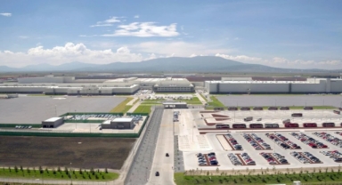 Alman devi otomobil fabrikasını satıyor