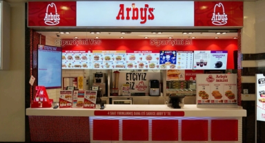 ARBYS'te dana eti yerine kanatlı eti kullanmışlar