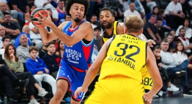 Avrupa'da Türk derbisinde kazanan Fenerbahçe Beko oldu