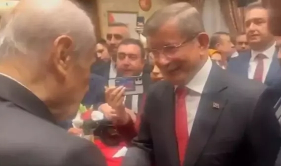 Bahçeli bu kez Davutoğlu ile şaşırttı