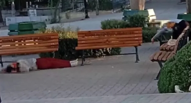 Bankta oturan 3 kadın öldürüldü