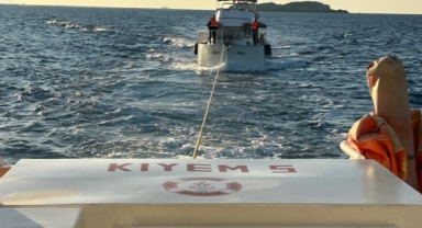 Fethiye açıklarında sürüklenen teknede korku dolu anlar