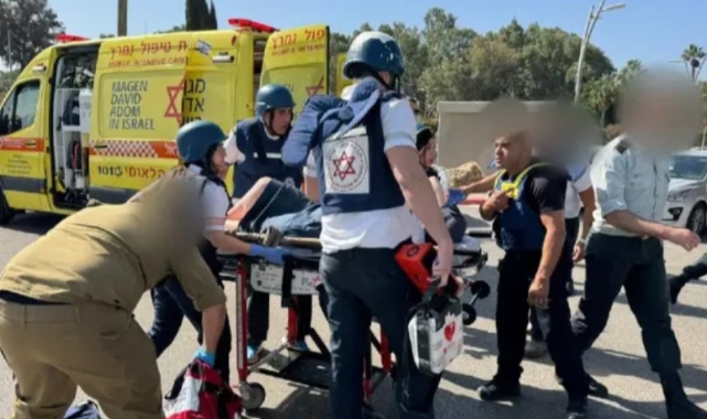 İsrail'de otobüs durağına kamyonla saldırı!