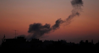 İsrail, Suriye'nin başkenti Şam'ı vurdu