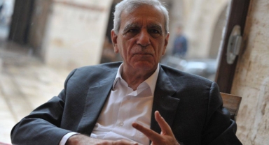 'Kim Kürtleri kandıracağım diye düşünüyorsa kaybeder'