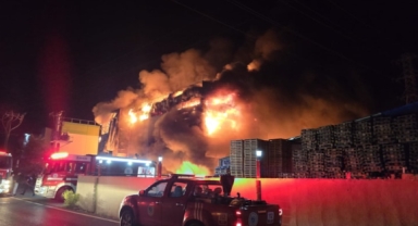 Kozmetik fabrikasında büyük yangın