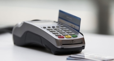 Kredi kartı sahipleri bankalara akın etti