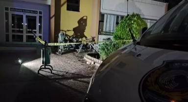 Öğretmen eşini bıçaklayarak öldürdü