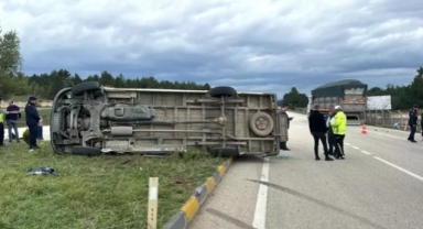 Okul Servisi ile Tır Çarpıştı