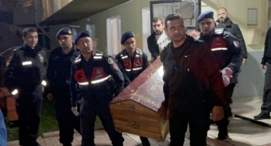 Polis memuru eşini öldürdü