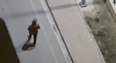 Telleri kesip kız yurduna girdi