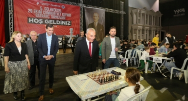 5. Geleneksel 29 Ekim Satranç Turnuvası Heyecanı Küçükçekmece'de Yaşandı