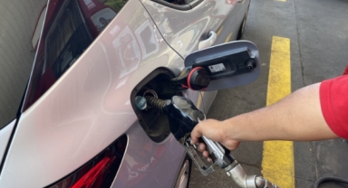 Akaryakıtta pompa fiyatları yine değişiyor 