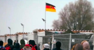 Almanya'da hükümet düştü