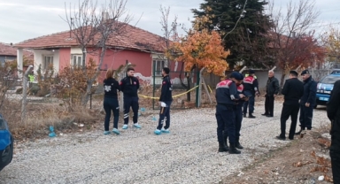 Annesini ağır yaraladı eniştesi öldürdü