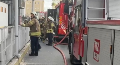 Avcılar'da iş hanında yangın
