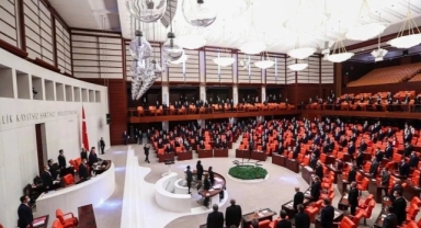 Belediye yetkileri bakanlığa devrediliyor