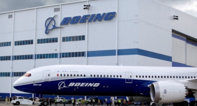 Boeing 2 binden fazla çalışanını işten çıkaracak