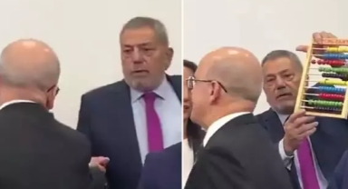 Bütçe görüşmeleri için Meclis'e gelen Mehmet Şimşek'e soğuk duş