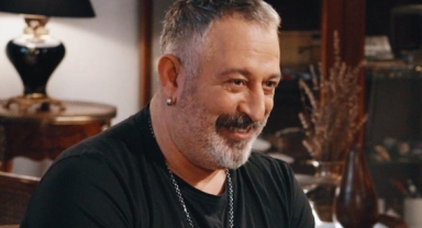 Cem Yılmaz'dan izleyicisine jest