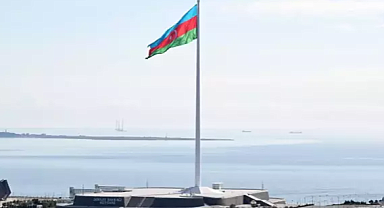 Dünyanın en büyük bayrağı Azerbaycan'da