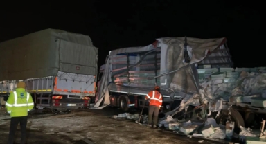 Kuzey Marmara Otoyolu’nda tırla kamyon çarpıştı