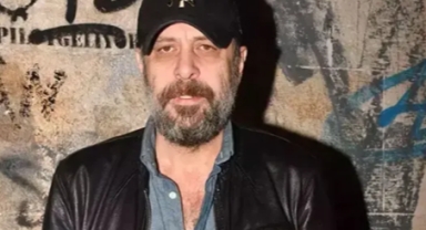 Nejat İşler kendini kaybedip yanına gelen garsonu tokatladı