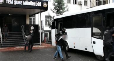 Zincir markette cam çerçeveyi indirdiler