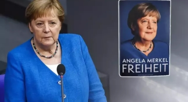 Angela Merkel yazdığı kitabından servet kazandı