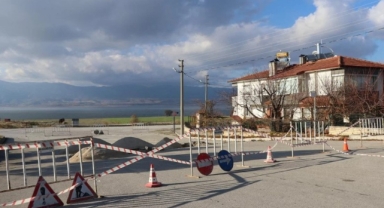 Burdur’da zemin kayması sonucu 4 ev çöktü