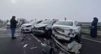 Diyarbakır'da 13 araç birbirine girdi