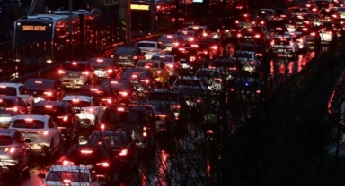 İstanbul'da trafik yoğunluğu yüzde 85'i buldu