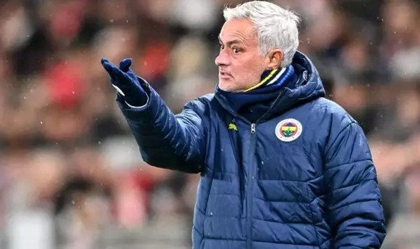 Jose Mourinho, eski öğrencisine telefon açtı