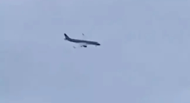 Kazakistan'da Azerbaycan havayollarına ait yolcu uçağı düştü