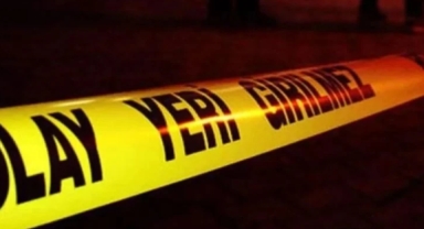 Küçük çocuk elindeki silahla kazara kendini vurdu