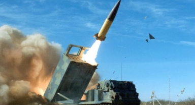 Ukrayna, Rus askeri havaalanına saldırdı
