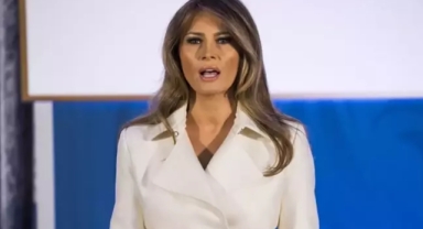 ABD Melania Trump'ın pozunu konuşuyor
