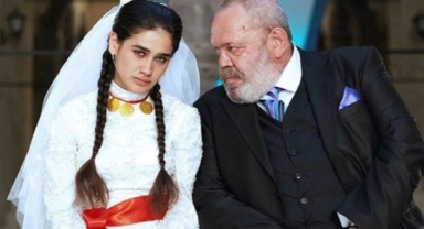 Markette çalışıp evlere temizliğe gidiyor